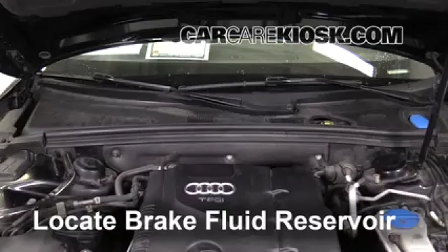 2010 Audi A5 Quattro 2.0L 4 Cyl. Turbo Liquide de frein Ajouter du liquide